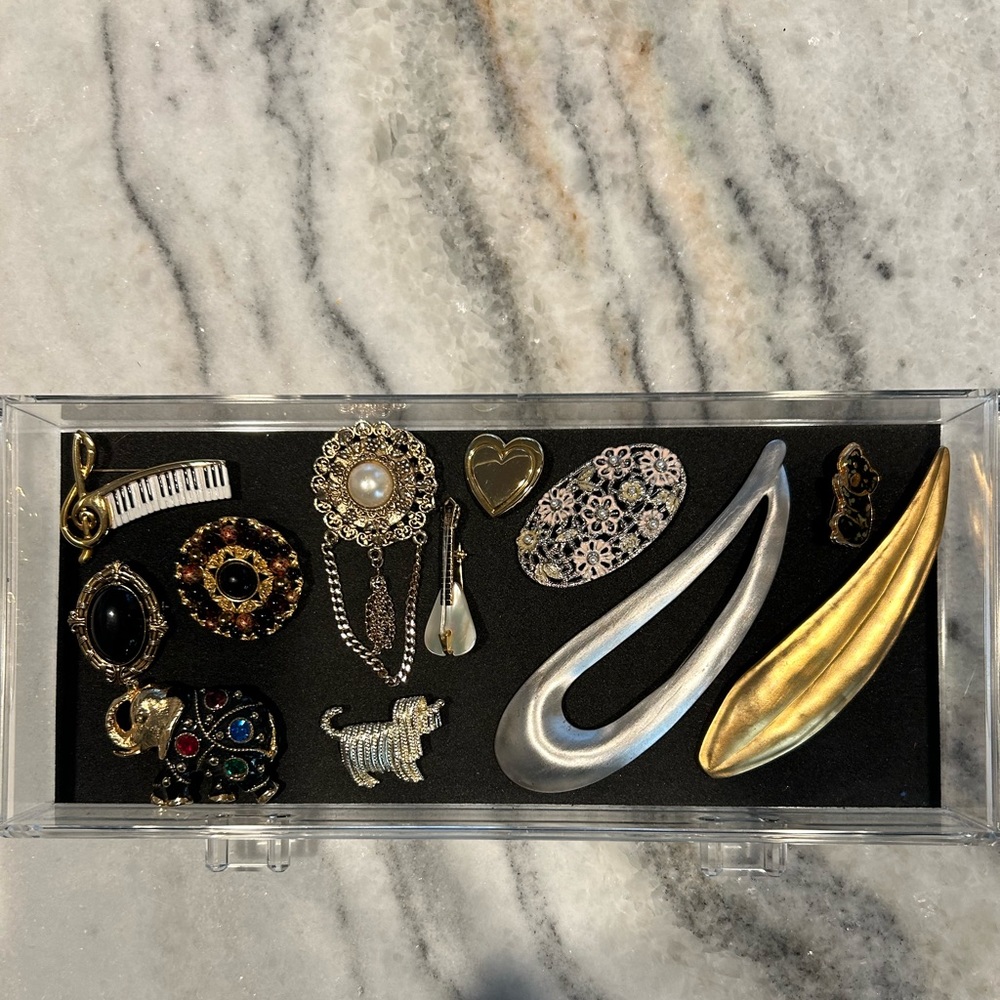 Assortment of 12 Vintage Brooches